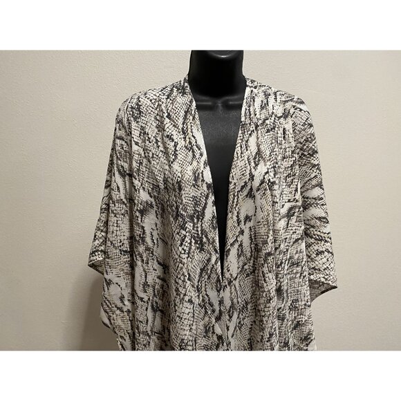 Maurices Womens One Size Snake Print Blouse Cover - Picture 2 of 10